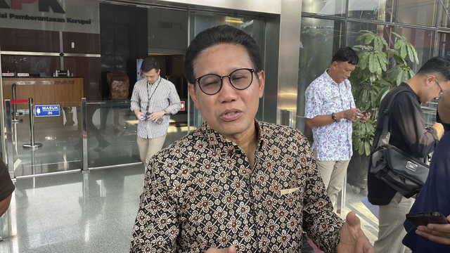 Menteri Desa Pembangunan Daerah Tertinggal dan Transmigrasi (Mendes PDTT) Abdul Halim Iskandar Usai Diperiksa KPK Sebagai Saksi Kasus Korupsi Dana Hibah Jawa Timur