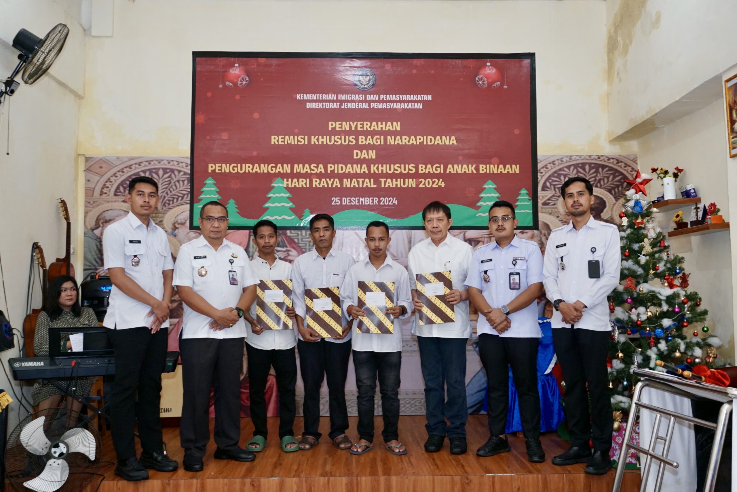 4 Warga Binaan Rutan Makassar Terima Remisi Khusus dan Pengurangan Masa Pidana di Momen Natal
